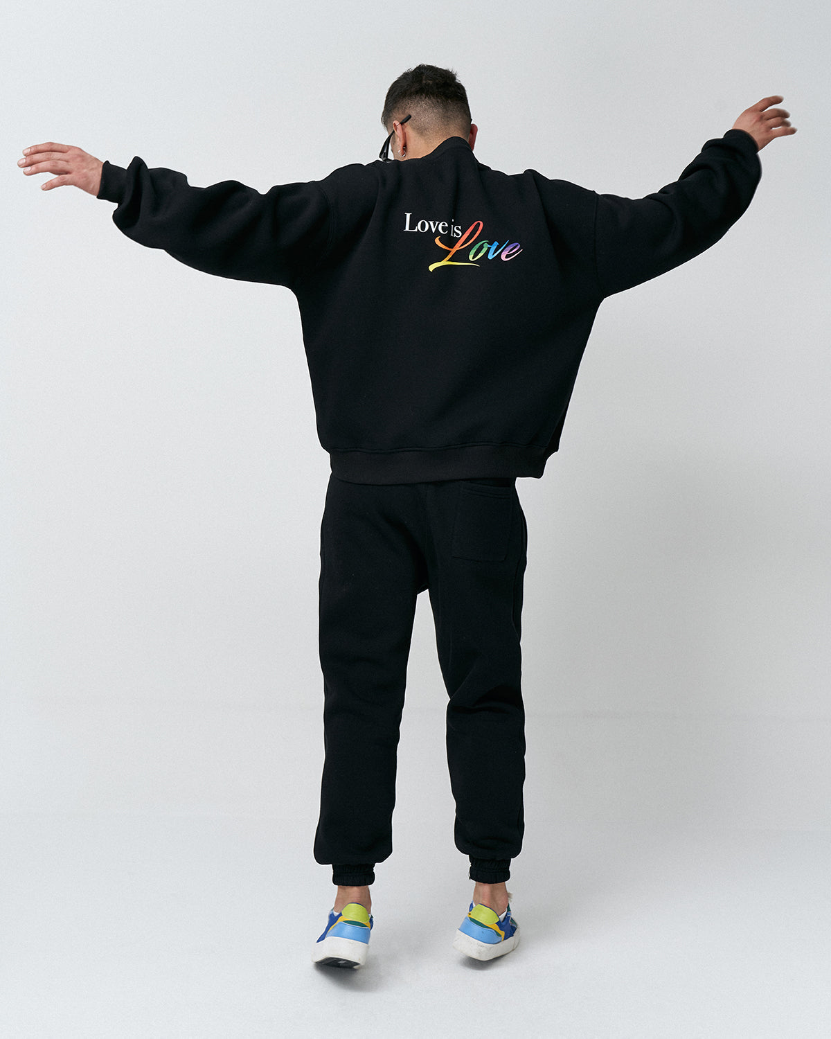 AP-07  Oversize Love is Love Sweatshirt